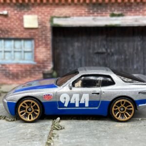 Loose Hot Wheels - 1989 Porsche 944 Turbo - Silver and Blue Urban Outlaw Livery
