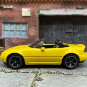Loose Hot Wheels - 1991 Mazda MX-5 Miata - Yellow