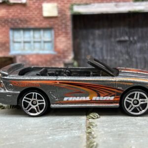 Loose Hot Wheels - 1996 Ford Mustang GT Convertible - Silver and Orange