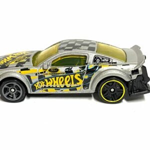 Loose Hot Wheels - 2005 Ford Mustang Race Car - Silver, Yellow and Black Hot Wheels