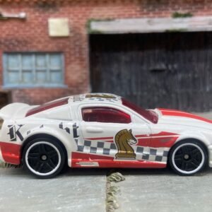 Loose Hot Wheels - 2007 Ford Mustang - White and Red Knight Chess Livery