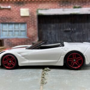 Loose Hot Wheels - 2014 Chevy Corvette Stingray - White and Red