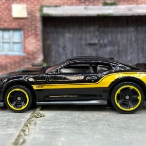 Loose Hot Wheels - 2017 Chevy Camaro ZL1 - Black and Yellow