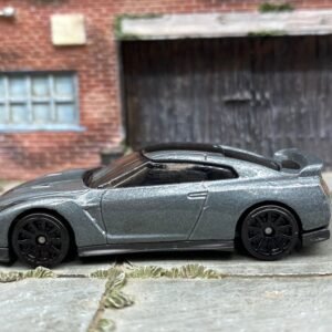Loose Hot Wheels 2017 Nissan GT-R R35 - Gray and Black