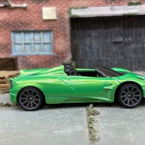 Loose Hot Wheels - 2017 Pagani Huayra Roadster - Green