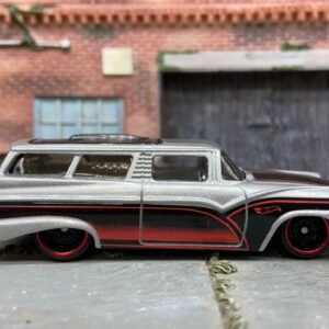 Loose Hot Wheels 8 Crate Ford Station Wagon Dressed in Silver, Black and Red