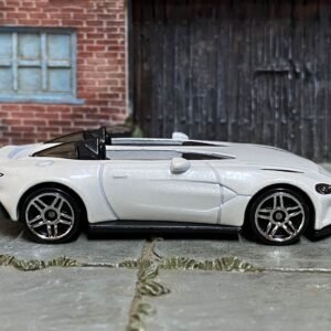 Loose Hot Wheels - Aston Martin V12 Speedster - White