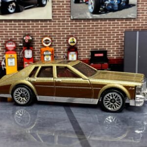 Loose Hot Wheels - Cadillac Seville - Gold Wood Grain