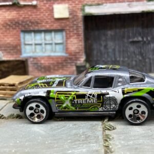 Loose Hot Wheels Chevy Corvette Stingray Dressed in Silver and Green Extreme Rides Livery