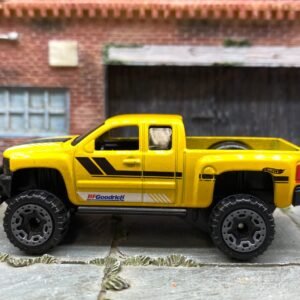 Hot Wheels Chevy Silverado - Yellow