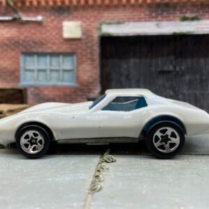 Loose Hot Wheels: Corvette Stingray - Pearl White