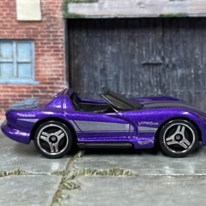 Loose Hot Wheels - Dodge Viper R/T 10 - Purple and Silver