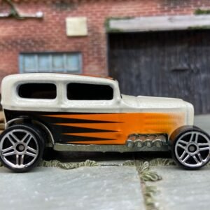 Loose Hot Wheels - Ford Model A Sedan Midnight Otto - Pearl White, Orange and Black