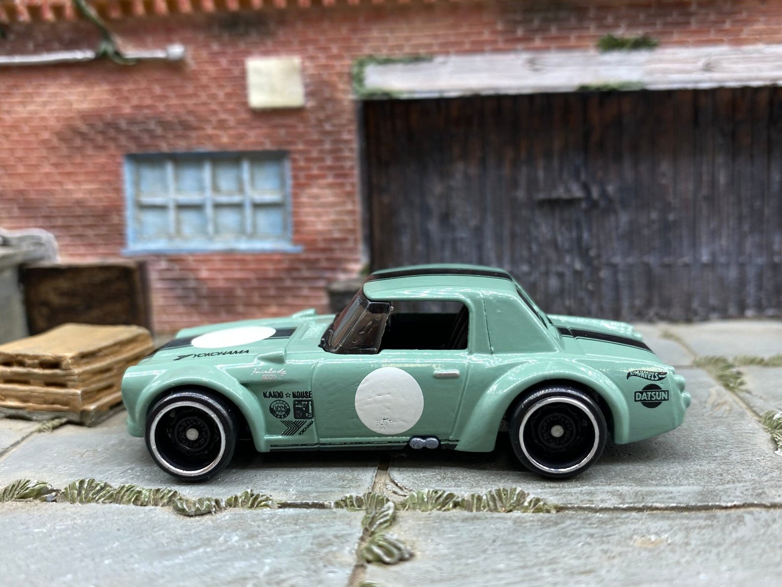 Loose Hot Wheels - Nissan Fairlady 2000 - Green and Black