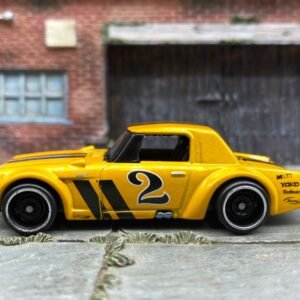 Loose Hot Wheels Nissan Fairlady 2000 - Yellow and Black 2