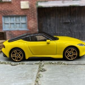 Loose Hot Wheels - Nissan Z Proto - Yellow