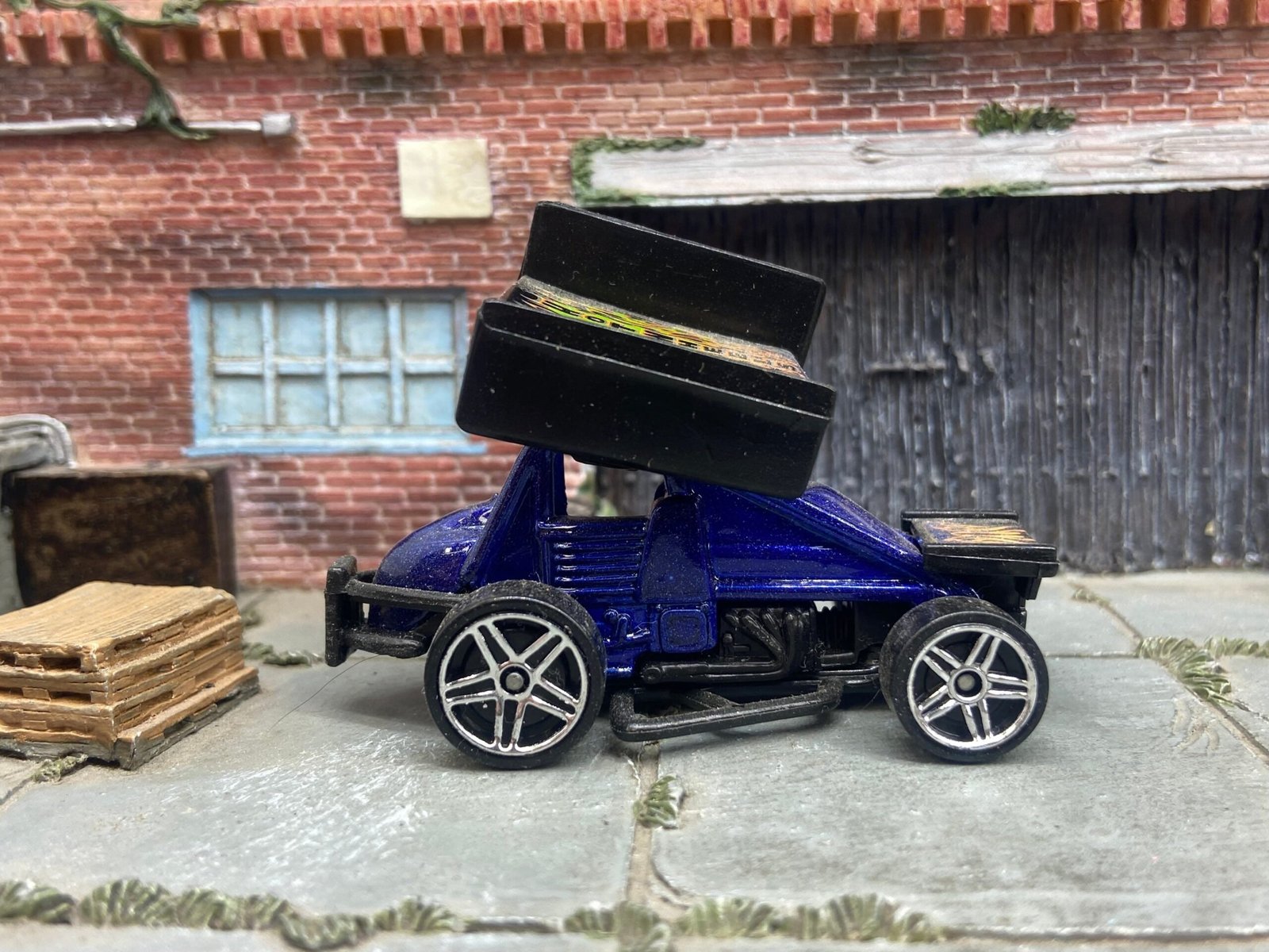 Loose Hot Wheels: Sprint Car - Blue With Flames