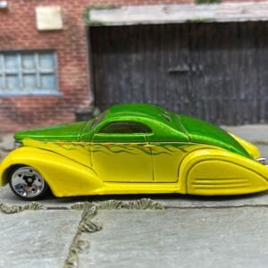 Loose Hot Wheels Swoop Coupe - Green and Yellow