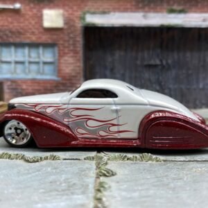Loose Hot Wheels - Swoop Coupe - White and Dark Red with Flames