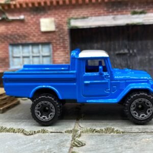 Loose Hot Wheels Toyota Land Cruiser Truck Off Road 4x4 - Blue and White