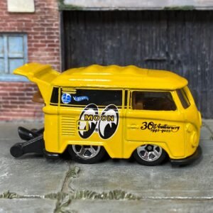 Loose Hot Wheels - Volkswagen Kool Kombi - Mooneyes Yellow