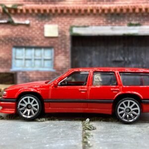 Hot Wheels Volvo 850 Estate - Red