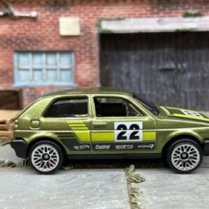 Loose Hot Wheels: VW Volkswagen Golf MK2 Dressed in Green #22 Race Livery