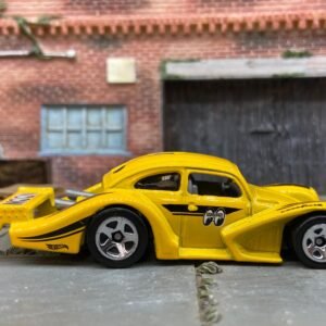 Loose Hot Wheels - VW Volkswagen Kafer Racer Race Car - Mooneyes Yellow Livery