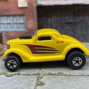 Loose Hot Wheels - Willys Coup Neet Streeter - Yellow and Red