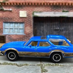 Loose Matchbox - 1971 Oldsmobile Vista Cruiser - Blue