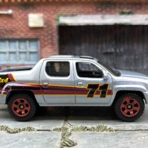 Loose Matchbox - 2007 Honda Ridgeline - Silver 71
