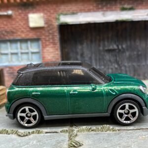 Loose Matchbox - 2011 Mini Copper Countryman - Green