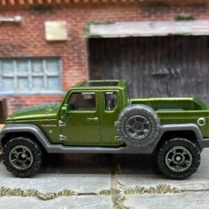 Matchbox 2017 Jeep Gladiator Truck - Green
