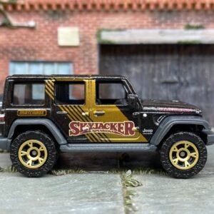 Loose Matchbox - 2018 Jeep Wrangler JL 4 Door - Black and Gold SkyJacker
