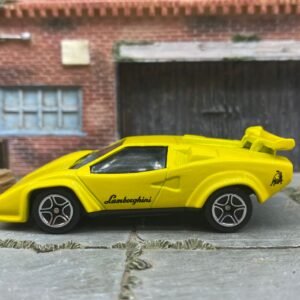 Loose Matchbox - Lamborghini Countach LP 500s - Yellow